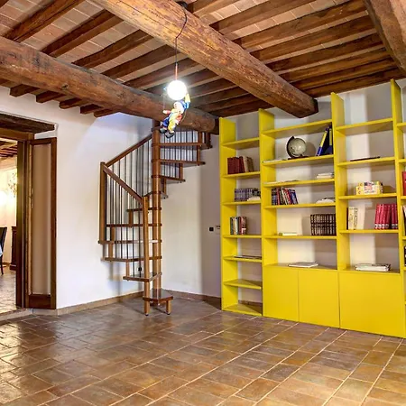 Villa La Magia 8&2, Emma Gavorrano